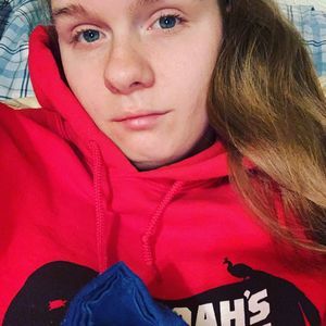 Meet your Posher, Larissa